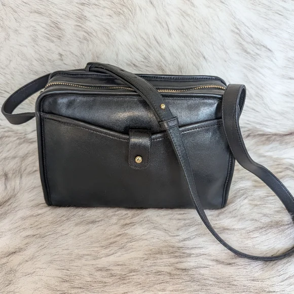 Vintage Coach Black Leather Crossbody Bag - Picture 2 of 14
